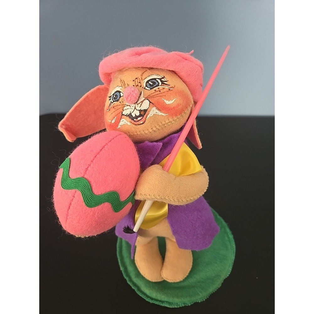 Annalee Doll‎ 1984 Bunny Rabbit Painter Artist w/ Easter Egg 11"